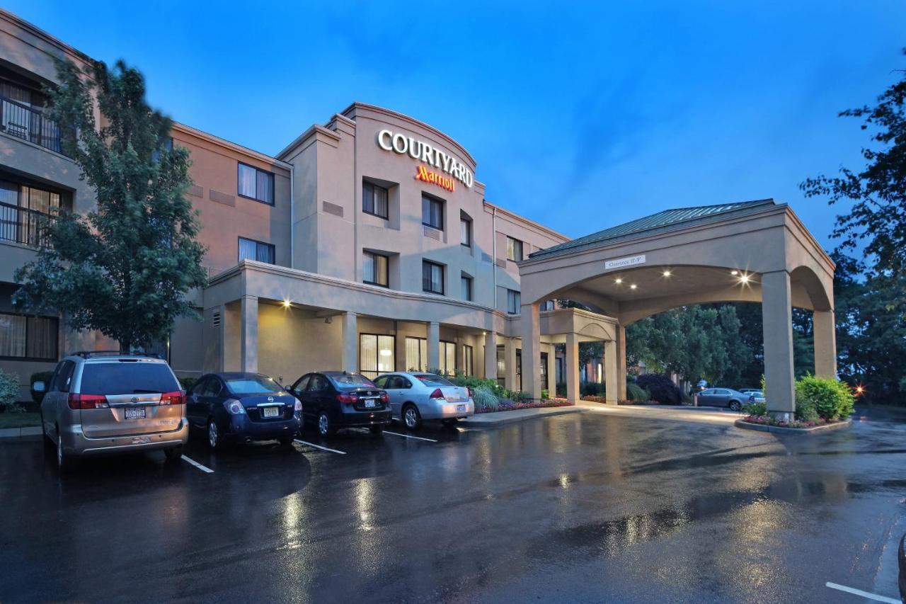 Courtyard By Marriott Providence Warwick Hotel Exterior photo
